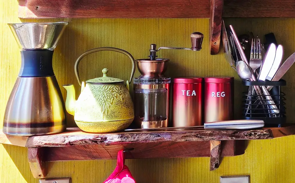 The kitchen in the Art Bungalow at Raven's Retreat