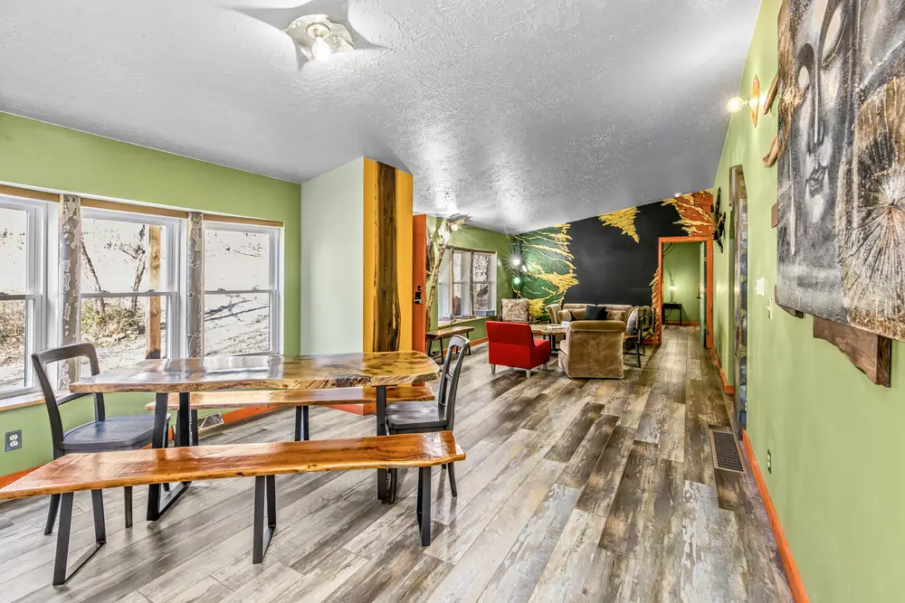 Art Lodge Mastermind Retreat spaces for breakout sessions Venue F at Raven’s Retreat Hocking Hills
