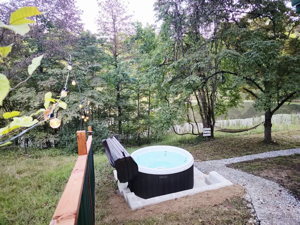Spa hot tub at Art Bungalow at Raven’s Retreat Hocking Hills