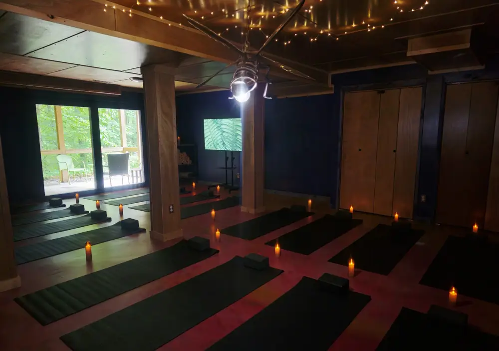 Yoga shala Art Lodge perfect for wellness retreats and yoga retreats at Raven’s Retreat Hocking Hills
